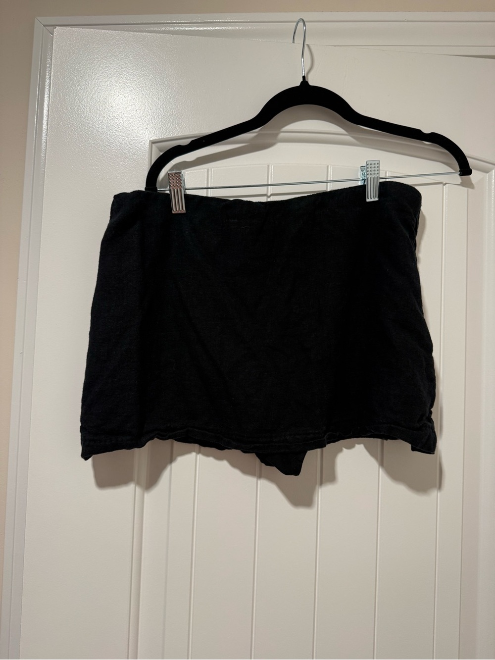 Black Women’s Abercrombie linen skort, mid rise